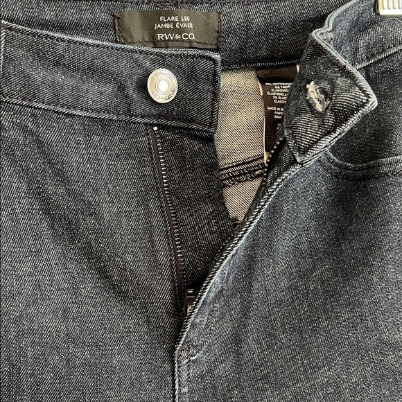 RW&CO Women's Deep Indigo Flare Leg Denim Jeans Stretch, Size 28 - Picture 5 of 11